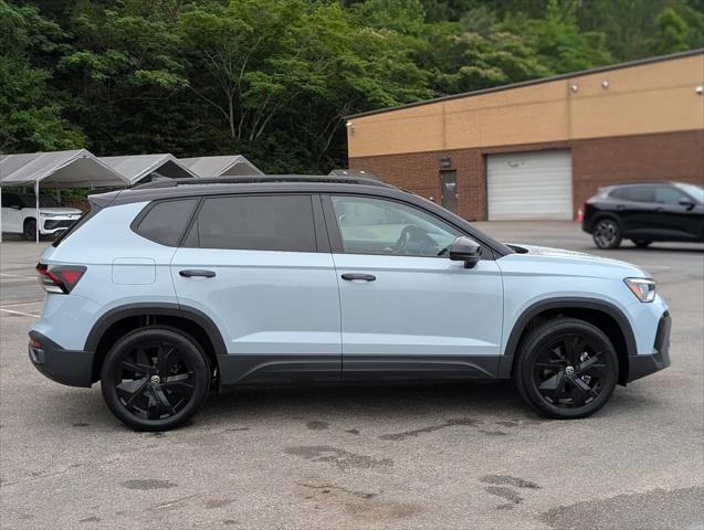 2025 Volkswagen Taos 1.5T SE Black