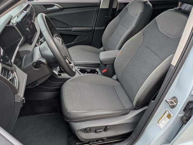 2025 Volkswagen Taos 1.5T SE Black