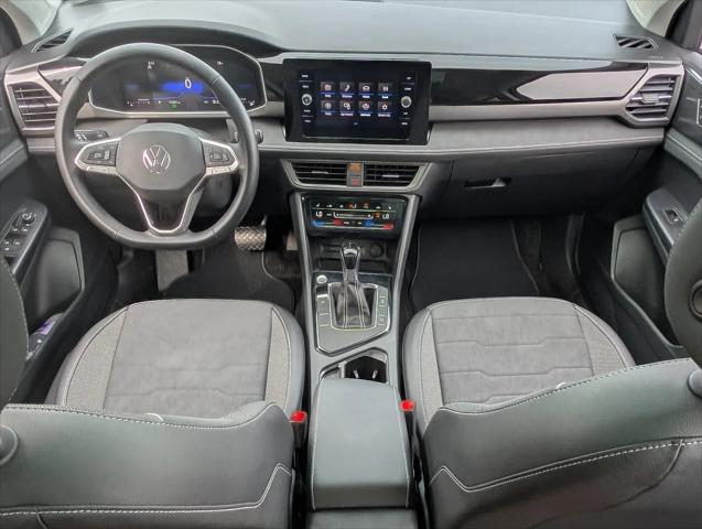 2025 Volkswagen Taos 1.5T SE Black