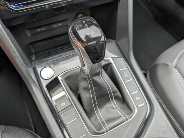 2025 Volkswagen Taos 1.5T SE Black