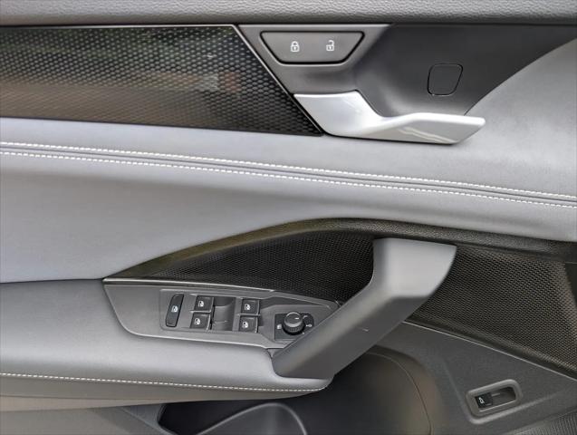 2025 Volkswagen Tiguan 2.0T SE R-Line Black