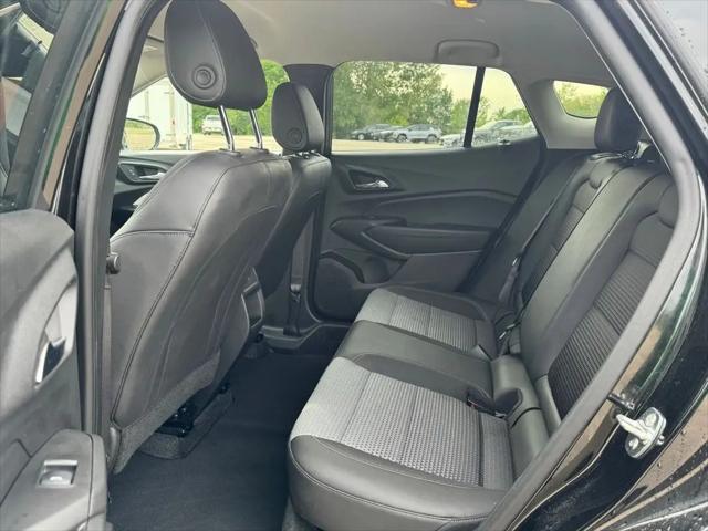 2025 Chevrolet Trax FWD LT