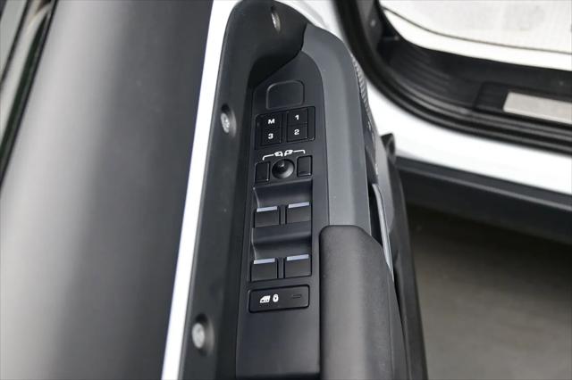 2023 Land Rover Defender 110 X-Dynamic SE