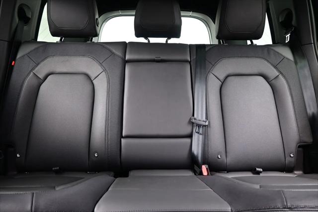 2023 Land Rover Defender 110 X-Dynamic SE