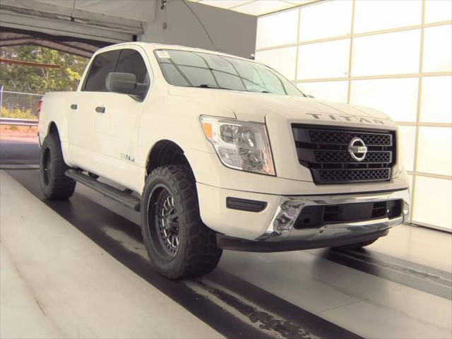 2022 Nissan Titan Crew Cab SV 4x2
