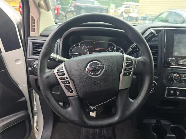 2022 Nissan Titan Crew Cab SV 4x2