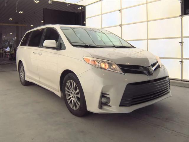 2020 Toyota Sienna XLE