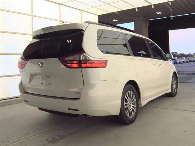 2020 Toyota Sienna XLE