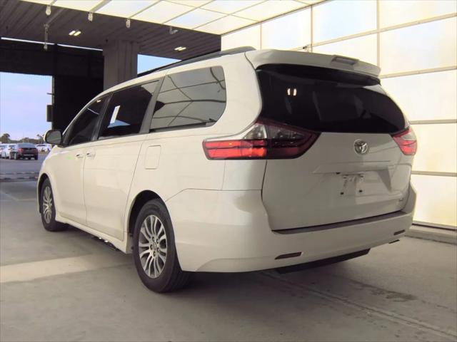 2020 Toyota Sienna XLE