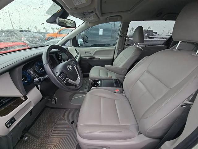 2020 Toyota Sienna XLE