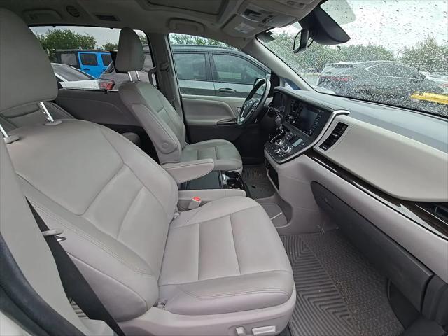 2020 Toyota Sienna XLE