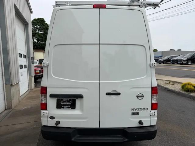 2014 Nissan 2500 SV V6