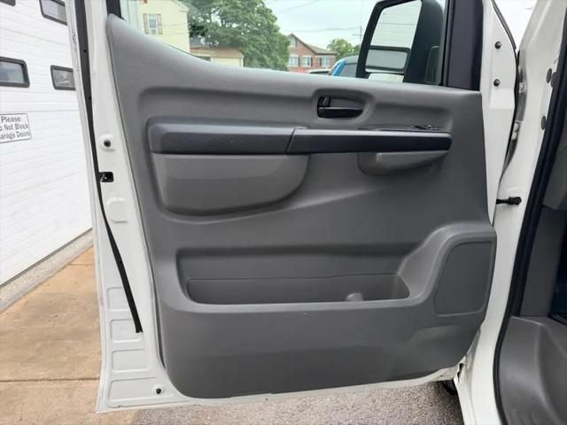 2014 Nissan 2500 SV V6