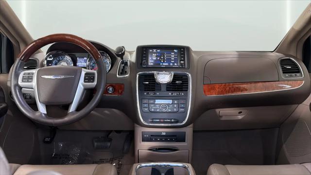 2015 Chrysler Town & Country Limited Platinum