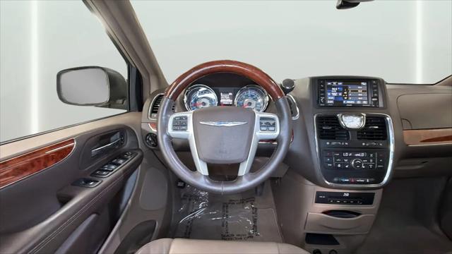 2015 Chrysler Town & Country Limited Platinum