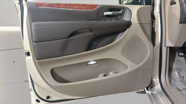 2015 Chrysler Town & Country Limited Platinum