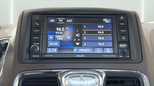 2015 Chrysler Town & Country Limited Platinum