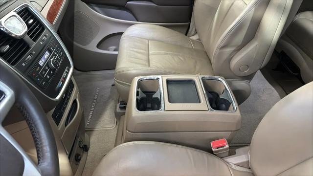 2015 Chrysler Town & Country Limited Platinum
