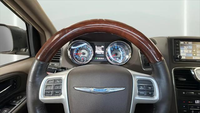 2015 Chrysler Town & Country Limited Platinum