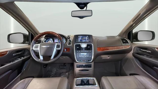 2015 Chrysler Town & Country Limited Platinum