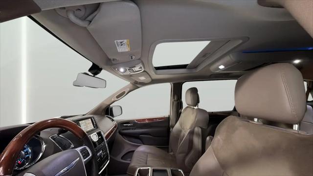 2015 Chrysler Town & Country Limited Platinum