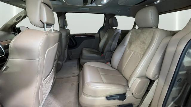 2015 Chrysler Town & Country Limited Platinum