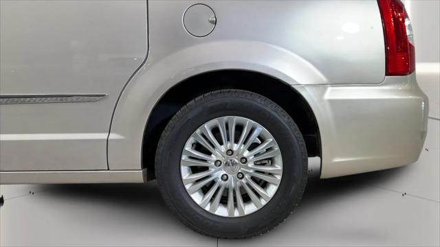 2015 Chrysler Town & Country Limited Platinum