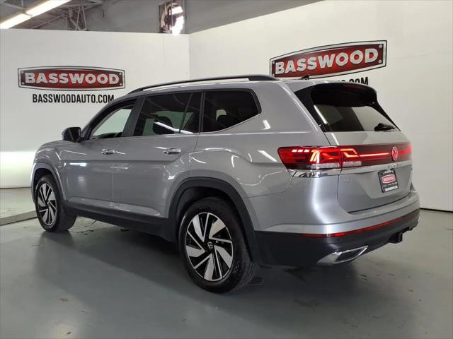 2025 Volkswagen Atlas 2.0T SE w/Technology
