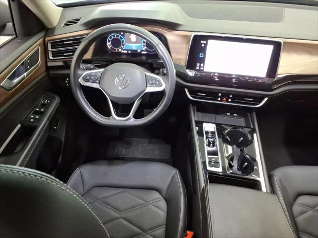 2025 Volkswagen Atlas 2.0T SE w/Technology