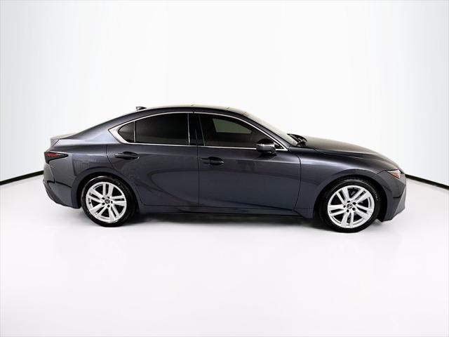 2023 Lexus IS 300 - Photo 4