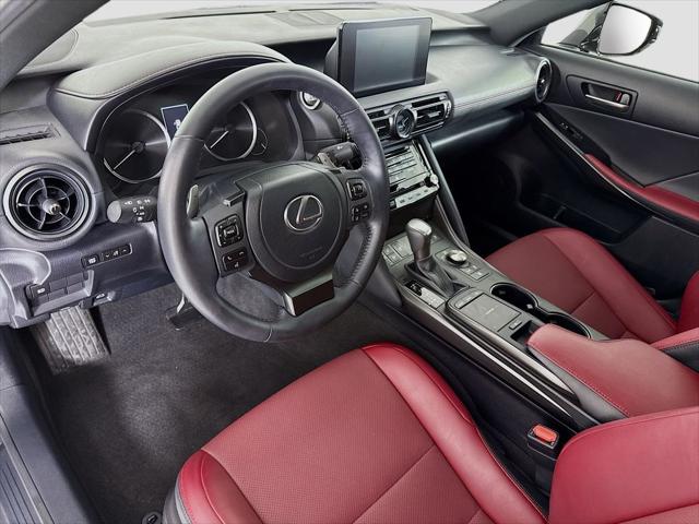 2023 Lexus IS 300 - Photo 9