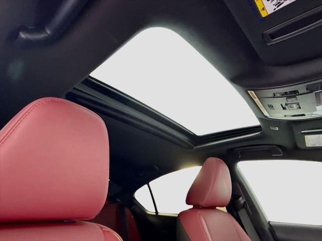 2023 Lexus IS 300 - Photo 18