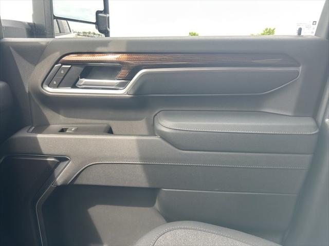 2026 Chevrolet Silverado 2500HD Crew Cab, Standard Bed, LT, 4WD