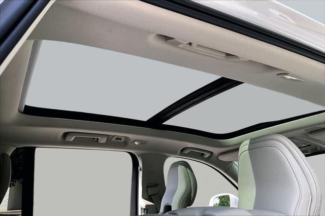 2024 Volvo XC90 B6 Plus Bright Theme 6-Seater