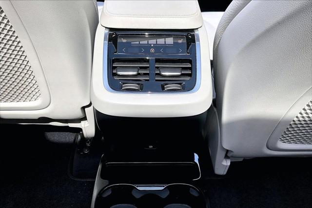 2024 Volvo XC90 B6 Plus Bright Theme 6-Seater