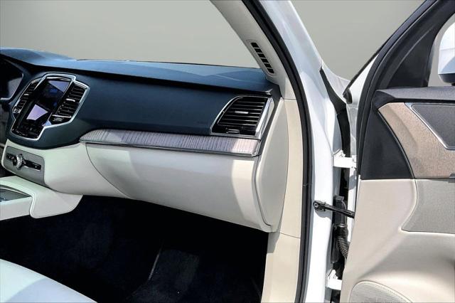 2024 Volvo XC90 B6 Plus Bright Theme 6-Seater