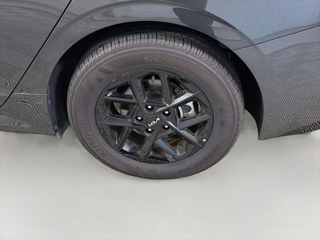 2025 Kia K5 LXS