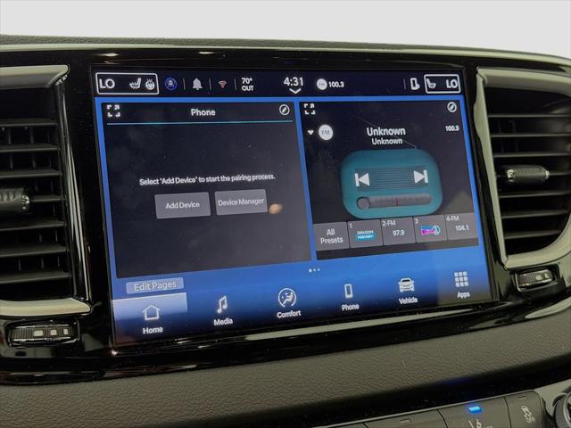 2025 Chrysler Pacifica Select