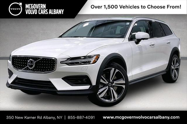 2026 Volvo V60 Cross Country Plus, B5 AWD Gas mild hybrid for sale in Albany, NY