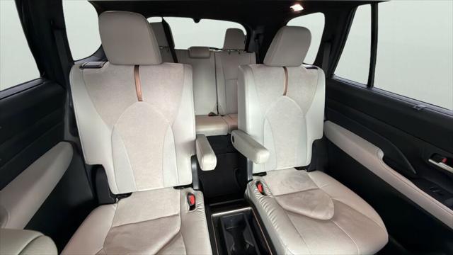 2025 Toyota Grand Highlander Hybrid Platinum MAX