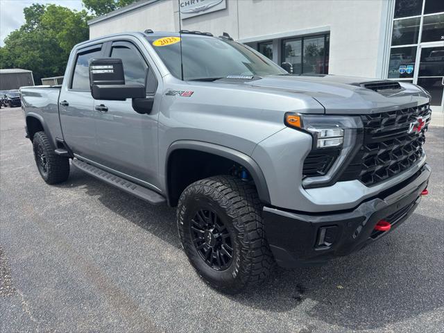 2025 Chevrolet Silverado 2500HD 4WD Crew Cab Standard Bed ZR2