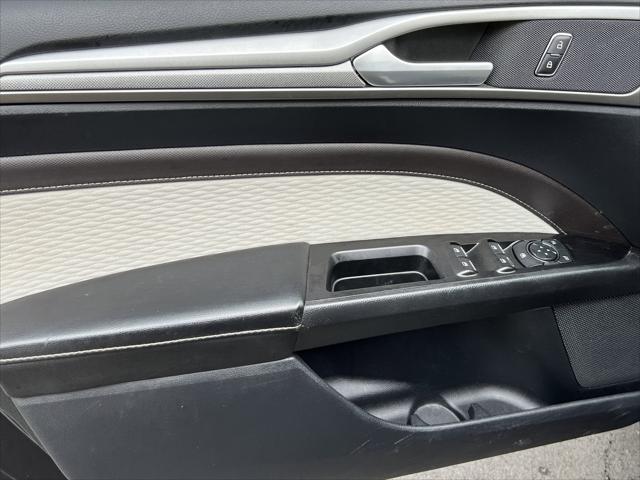 2020 Ford Fusion SE