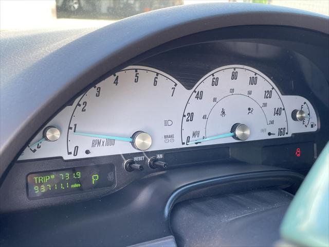 2002 Ford Thunderbird Deluxe