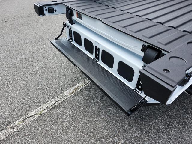 2026 GMC Sierra 1500 Crew Cab, Short Bed, SLT, 4WD