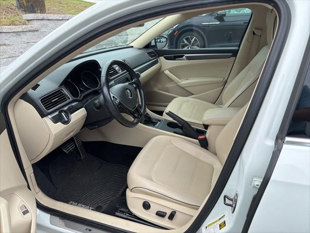 2017 Volkswagen Passat 1.8T R-Line