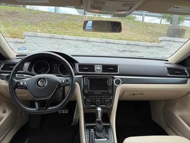 2017 Volkswagen Passat 1.8T R-Line
