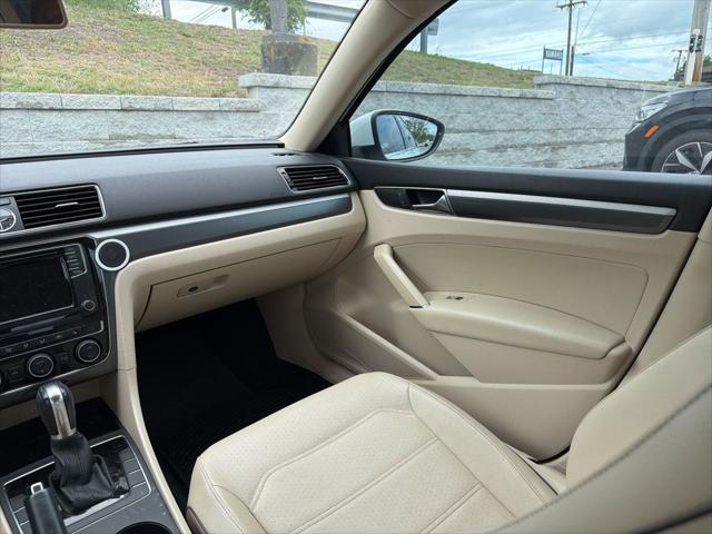 2017 Volkswagen Passat 1.8T R-Line