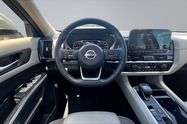 2024 Nissan Pathfinder SL FWD