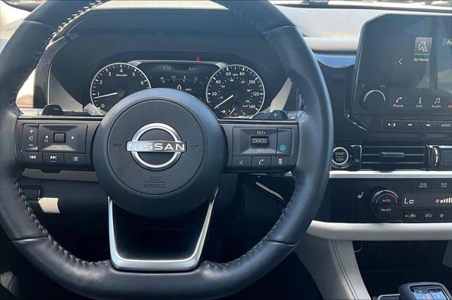 2024 Nissan Pathfinder SL FWD