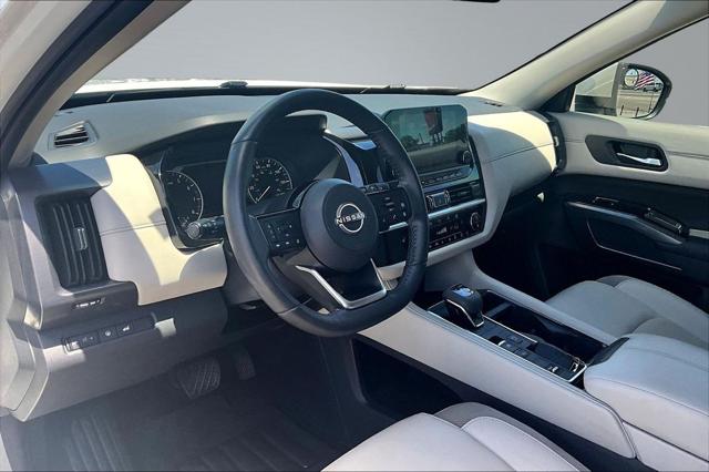 2024 Nissan Pathfinder SL FWD